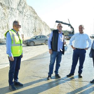 Ο Χρήστος Σταϊκούρας στο έργο του Flyover στη Θεσσαλονίκη