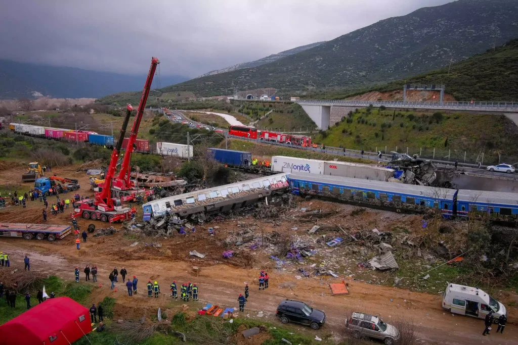 Τραγωδία στα Τέμπη: Ελεύθερη με περιοριστικούς όρους η πρόεδρος της ΡΑΣ μετά την απολογία της