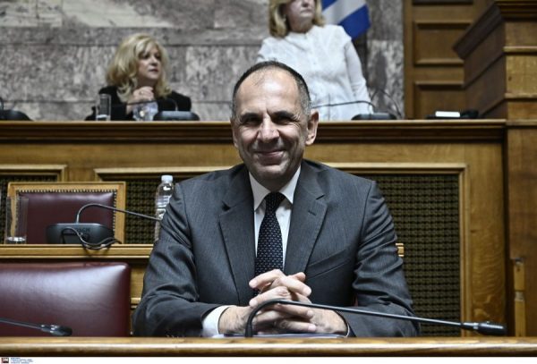 Ο Γεραπετρίτης θα ενημερώσει για τα ελληνοτουρκικά όλους τους πολιτικούς αρχηγούς