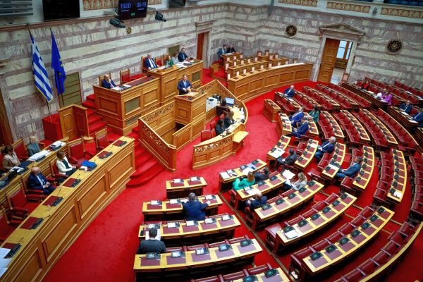 Απογευματινά χειρουργεία: Το ΠΑΣΟΚ δεν ψήφιζει τη ρύθμιση - «Περιττεύει κάθε σχόλιο» η αντίδραση Γεωργιάδη