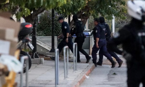 Αμπελόκηποι: Τα πλάνα με τον 31χρονο, η 30χρονη που αναζητείται στο εξωτερικό και τα στοιχεία ότι θα χτυπούσαν Πέμπτη βράδυ