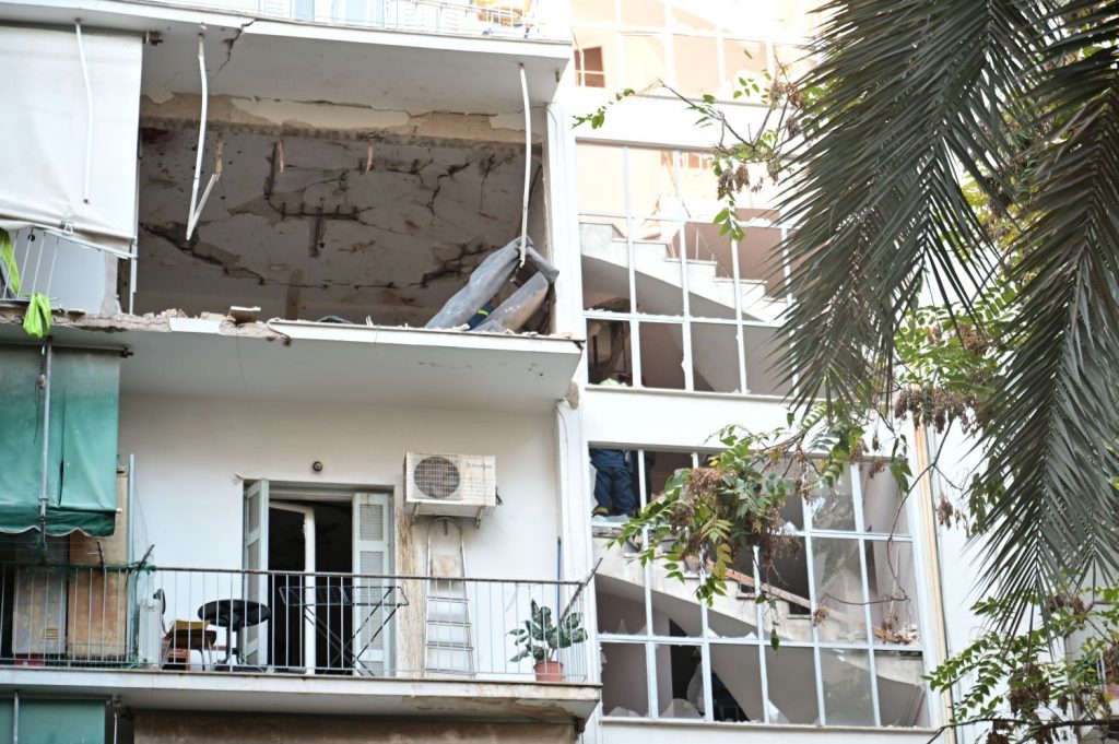 Βρέθηκαν δύο πιστόλια στο διαμέρισμα των Αμπελοκήπων, από αυτοσχέδια βόμβα η έκρηξη -Η ανακοίνωση της ΕΛΑΣ