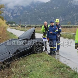 Εκτροπή αυτοκινήτου με τραυματισμό της οδηγού στο δρόμο Λαμίας - Δαμάστας