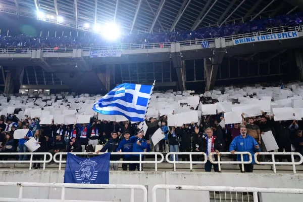 UEFA: «Καμπάνα» 57.750 ευρώ στην ΕΠΟ για το ματς της Ελλάδας με την Αγγλία