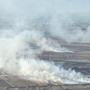 Έτσι γέμισε καπνό η Λαμία - Δείτε εικόνες