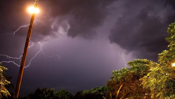 Νέο έκτακτο δελτίο ΕΜΥ: Βροχές και καταιγίδες τις επόμενες ώρες – Ποιες περιοχές θα πληγούν