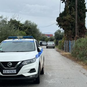 Αγρίνιο: Γεμάτο όπλο και μαχαίρι είχε πάνω του ο γυναικοκτόνος όταν συνελήφθη – «Νεκρή αυτή, νεκρός κι εγώ»