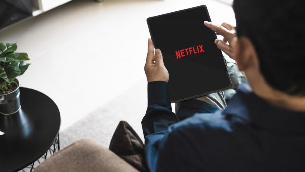 Αυξήθηκε το κόστος των συνδρομών στο Netflix – Στα 8,99 ευρώ το αρχικό πακέτο