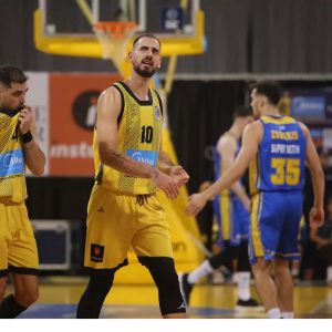 Άρης – Περιστέρι 77-71: Τρίτη σερί νίκη με κορυφαίο τον Ντε Τζούλιους