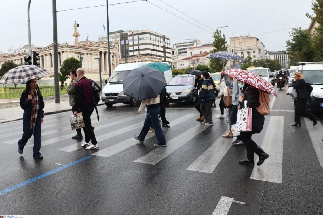 Κίνηση στους δρόμους: Κυκλοφοριακό κομφούζιο σε όλη την Αθήνα – Καθυστερήσεις σε Κηφισό και Αττική οδό