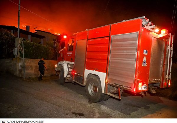 Φωτιά στην Κερατέα – Ισχυρές δυνάμεις στο σημείο