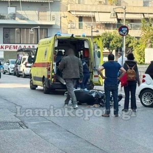 Λαμία: Τραυματίστηκε ντελιβεράς σε τροχαίο στο κέντρο της πόλης - Δείτε εικόνες