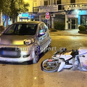 Λαμία: Τροχαίο με ντελιβερά σε διασταύρωση στο κέντρο της πόλης