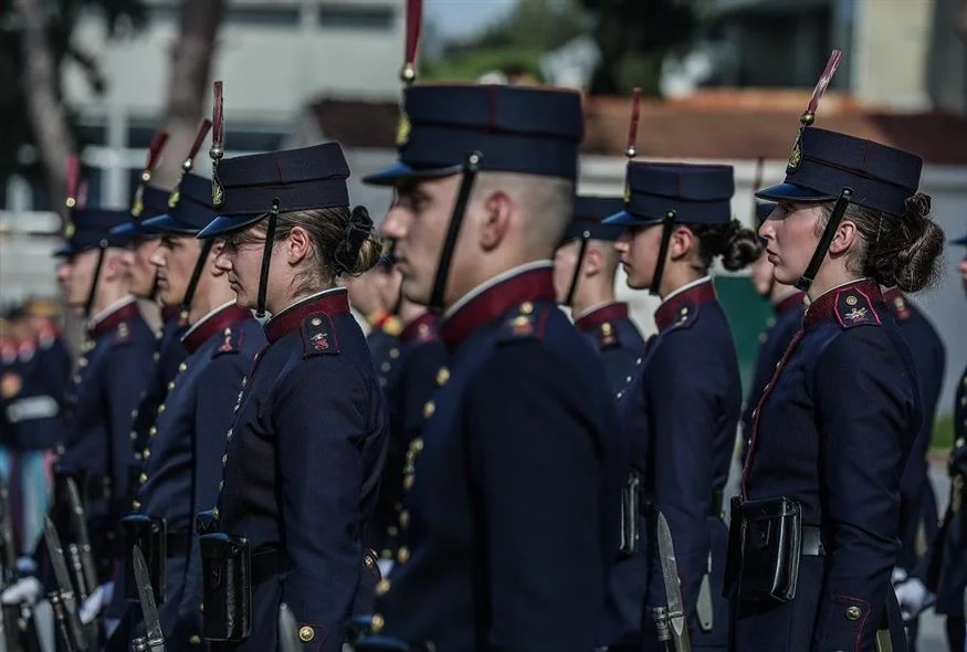 Ένστολοι: Στα 100 ευρώ μηνιαίως το επίδομα επικινδυνότητας