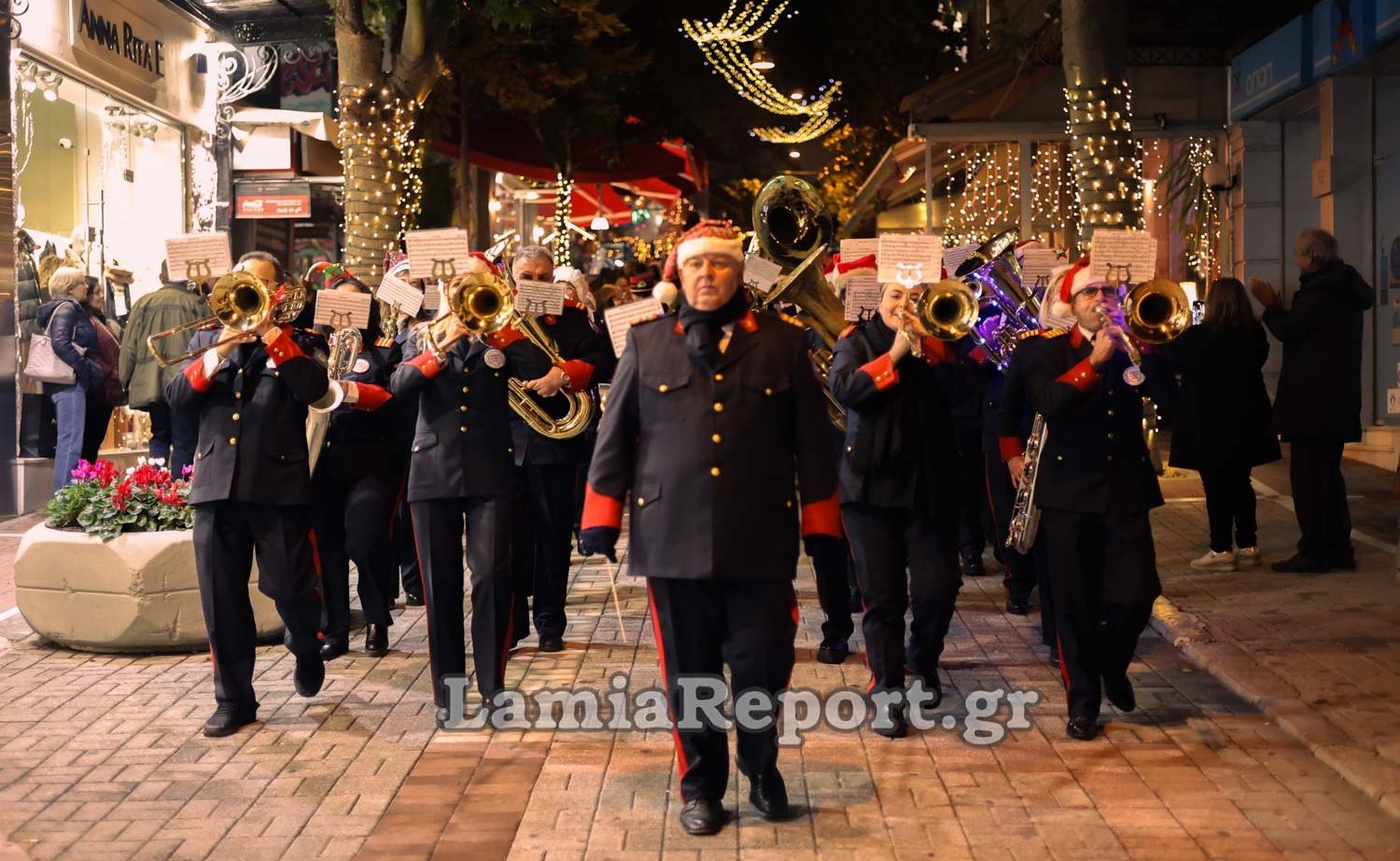 Ξεκινάει αύριο Πέμπτη το εορταστικό ωράριο στη Λαμία