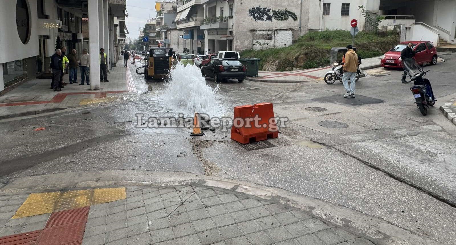 Κλειστή ο οδός Λεωνίδου σήμερα για την αποκατάσταση της βλάβης στον αγωγό της ΔΕΥΑΛ