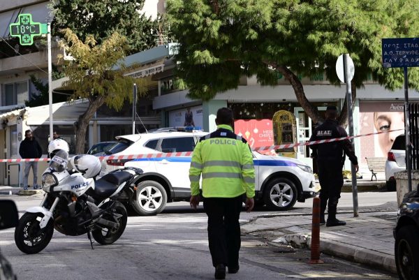 Ξεκαθάρισμα λογαριασμών με δύο Τούρκους νεκρούς στη Γλυφάδα - «Πυροβολούσαν τα πάντα, δεν υπολόγιζαν πού έπεφταν οι σφαίρες» λέει κάτοικος