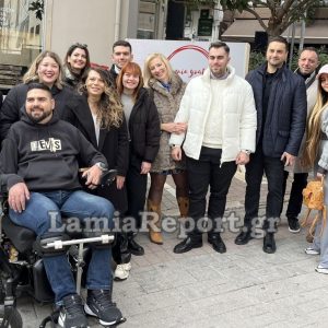 Χριστουγεννιάτικο πάρτι από το ''Lamia Youth'' στη Ρήγα Φεραίου (ΦΩΤΟ)