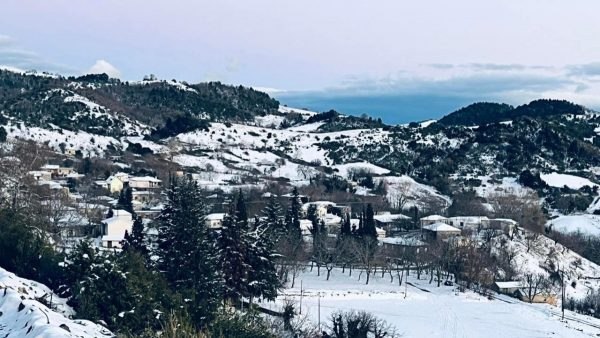 «Χριστούγεννα στο χωριό» στην Καρυά του Δήμου Καμένων Βούρλων