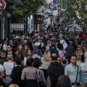 ΕΒΕΠ: Με θετικό πρόσημο η αποτίμηση της κίνησης της εορταστικής αγοράς