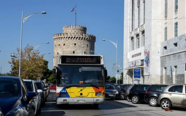 Θεσσαλονίκη: 72χρονος από το Περού ξάφριζε πορτοφόλια επιβατών λεωφορείων - Τελευταίο θύμα του μια 18χρονη