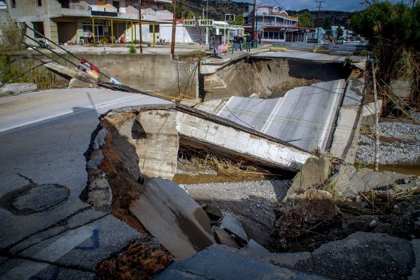 Νέο μήνυμα του 112 «χτύπησε» το βράδυ της Δευτέρας (2/12/24) στους κατοίκους της Ρόδου, λόγω της κακοκαιρίας Bora που πλήττει το νησί.