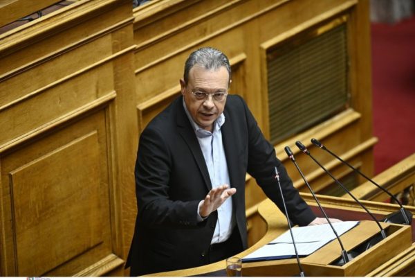 Φάμελλος: Να διερευνήσουμε άμεσα τη δυνατότητα συζήτησης μεταξύ των προοδευτικών κομμάτων