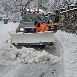 Καιρός: Χιόνια και σε περιοχές με χαμηλότερο υψόμετρο μέχρι την Κυριακή στην Κεντρική Ελλάδα