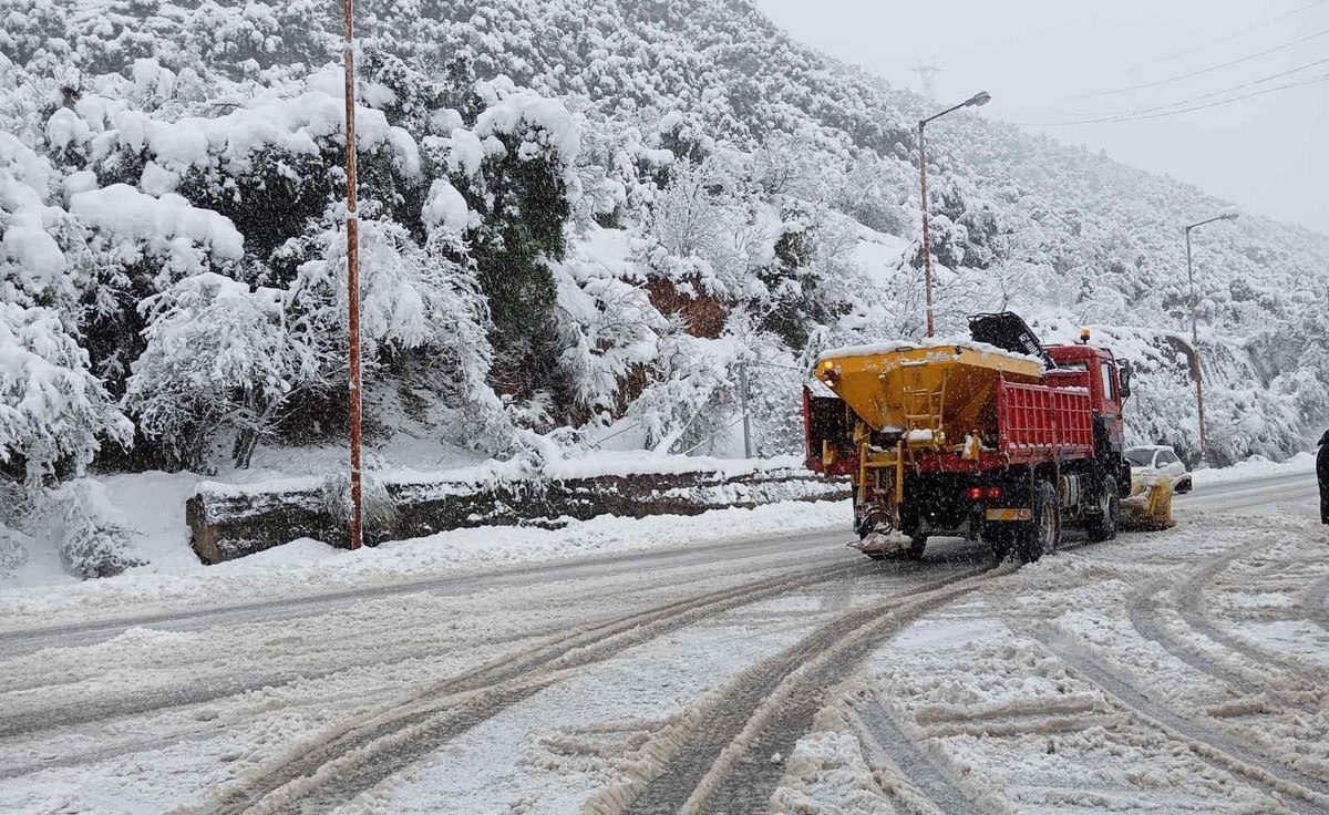 Μάχη στους δρόμους της Φθιώτιδας για να παραμείνει ανοιχτό το οδικό δίκτυο