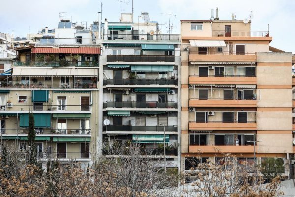 Ανακαίνιση κατοικίας: Επιδότηση έως 8.100 ευρώ ή άτοκο δάνειο έως 25.000 ευρώ