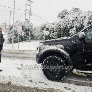 Χιονιάς: Το έστρωσε για τα καλά στη βόρεια Λαμία - Καθαρίζει τους δρόμους ο Δήμος (ΒΙΝΤΕΟ-ΦΩΤΟ)