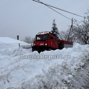 Φθιώτιδα: Επιχείρηση απεγκλωβισμού ηλικιωμένων στην ορεινή Μερκάδα (ΒΙΝΤΕΟ)