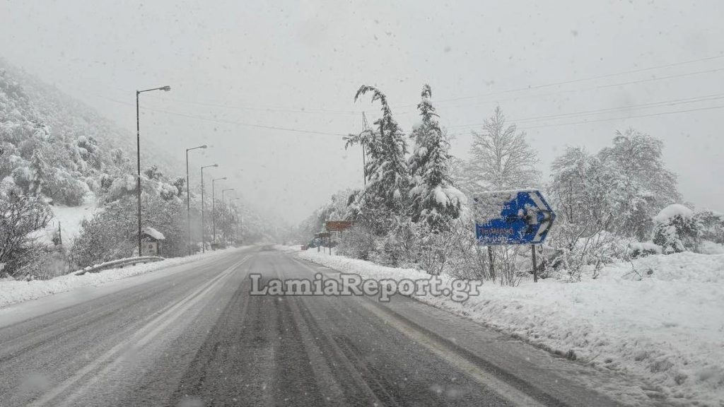 Πυκνή χιονόπτωση στον Μπράλο (ΒΙΝΤΕΟ)