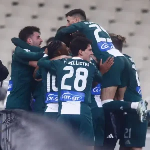 Παναθηναϊκός – ΠΑΟΚ 2-1: Ανατροπή με μαγικό γκολ από Ουναΐ στο 90′ και κορυφή για το «τριφύλλι»