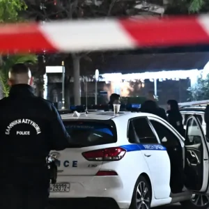 Συνελήφθη 39χρονος Αλβανός για τους πυροβολισμούς εναντίον τριών Κρητικών σε κλαμπ στο Γκάζι