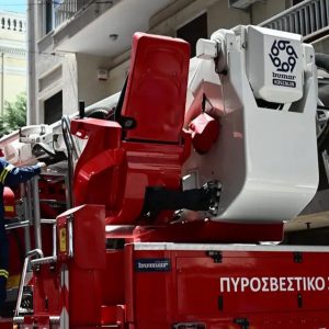 Φωτιά σε διαμέρισμα στην πλατεία Αττικής: Χωρίς τις αισθήσεις της απεγκλωβίστηκε ηλικιωμένη