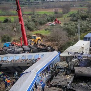 Τέμπη: Λείπουν δευτερόλεπτα από το βίντεο της εμπορικής αμαξοστοιχίας – Νέες αποκαλύψεις για την εθνική τραγωδία