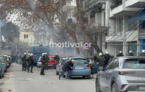 Ελεύθεροι και οι 23 που προσήχθησαν μετά την ολοκλήρωση της πορείας για τα Τέμπη, στη Θεσσαλονίκη