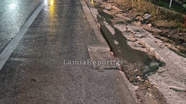 Λαμία: Παραλίγο σοβαρό τροχαίο από λακκούβα μέσα στο δρόμο