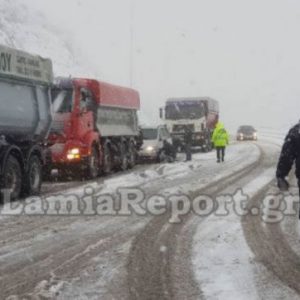 Η κατάσταση του εθνικού και επαρχιακού δικτύου - Απαγορευτικό για φορτηγά στο δρόμο για Καρπενήσι