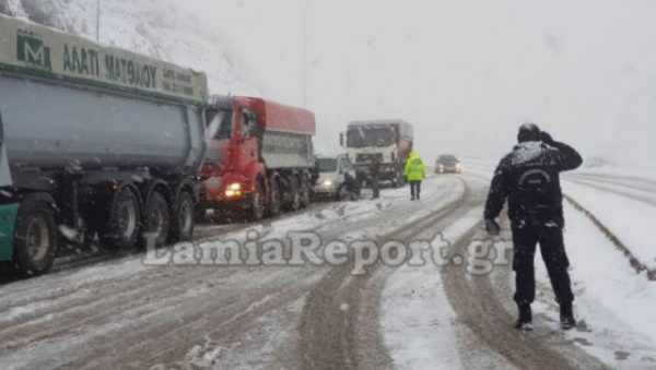 Η κατάσταση του εθνικού και επαρχιακού δικτύου - Παραμένει το απαγορευτικό για φορτηγά στην ε.ο. Λαμίας - Καρπενησίου