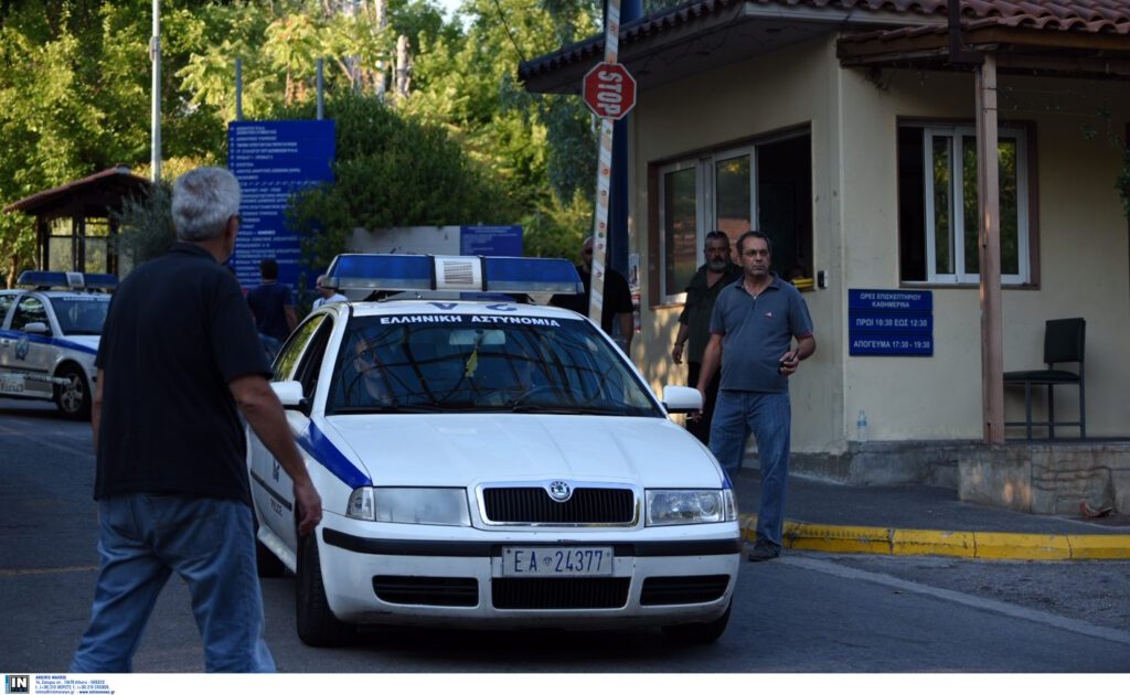 Τρόφιμος στο Δαφνί σκότωσε με γυαλί μια 44χρονη ασθενή - Το θύμα είχε εισαχθεί για νοσηλεία πριν από μια ημέρα