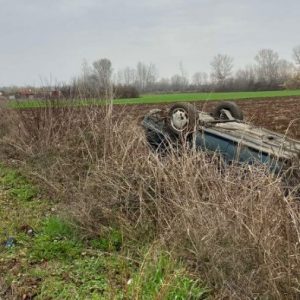 Έφυγε στην ευθεία και βρέθηκε ανάποδα στα χωράφια (ΦΩΤΟ)