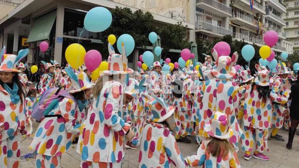 Περισσότεροι από 20.000 μικροί καρναβαλιστές στην Πάτρα - Δείτε φωτογραφίες