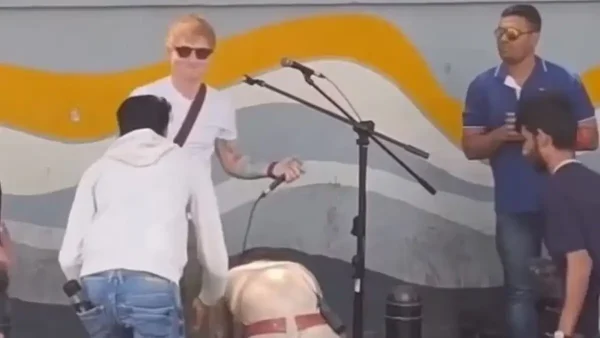 Ed Sheeran: Αστυνομικός τράβηξε τις πρίζες και διέκοψε live του στην Ινδία – Δεν τον αναγνώρισε