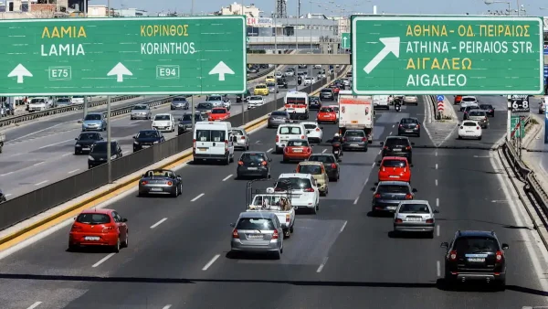 Σύγκρουση οχημάτων στον Κηφισό στο ύψος του Αιγάλεω – Μεγάλες καθυστερήσεις