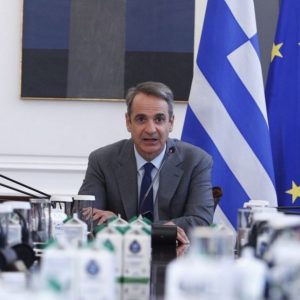 Βηματισμό αναζητεί η κυβέρνηση, εν μέσω αντιπαράθεσης για τα Τέμπη -Τι θα γίνει με τον ανασχηματισμό