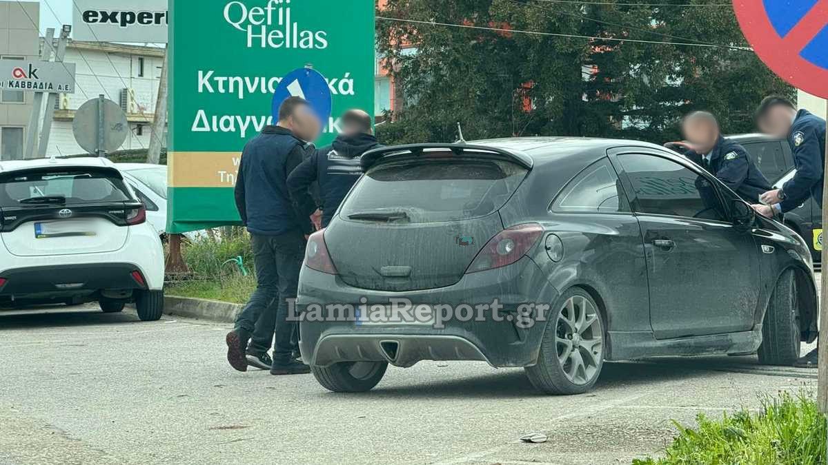 Λαμία: Νεαρός παρασύρθηκε από αυτοκίνητο