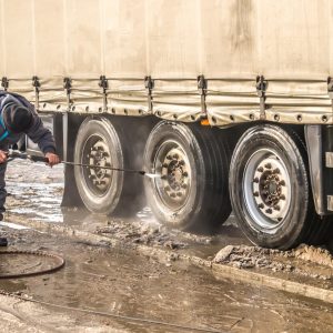 Ζητούνται υπάλληλοι σε πλυντήριο - λιπαντήριο φορτηγών στη Λαμία