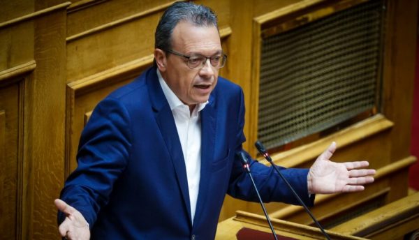 Φάμελλος: Να κατατεθεί η πρόταση δυσπιστίας από τα προοδευτικά κόμματα